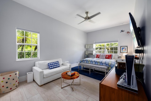 bedroom with ceiling fan