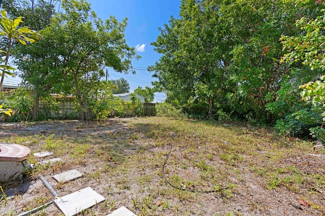 310 SW 2nd St, Boca Raton, FL 33432 - view of yard with fence