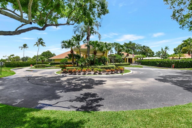 1420 NW 27th Ave, Delray Beach, FL 33445 - view of home's community featuring curved driveway