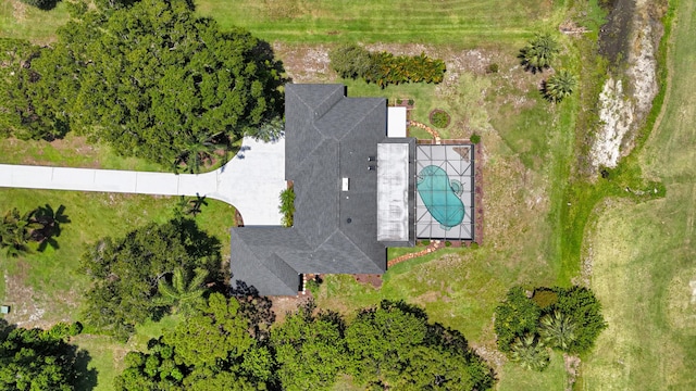 drone / aerial view of a pool area