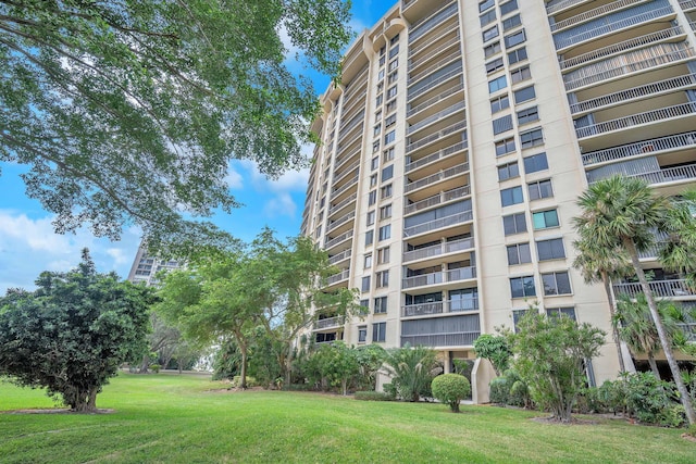 2480 Presidential Way Unit 303, West Palm Beach, FL 33401 - view of apartment building / complex