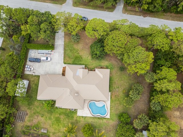drone / aerial view of a pool