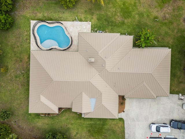 drone / aerial view of a pool area