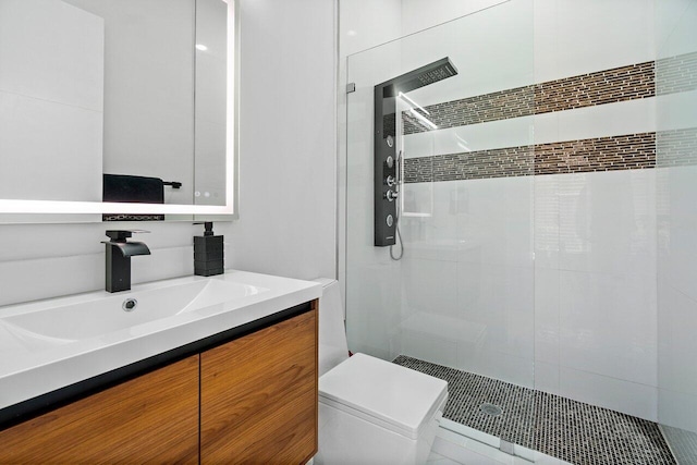 682 Cresta Cir, West Palm Beach, FL 33413 - full bathroom with tiled shower, toilet, and vanity