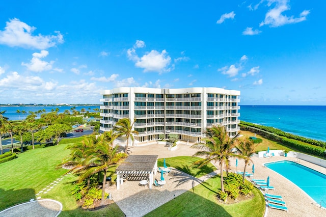 3360 S Ocean Blvd Unit 5Fii, Palm Beach, FL 33480 - aerial view of apartment complex / building, a large body of water, and a pool area