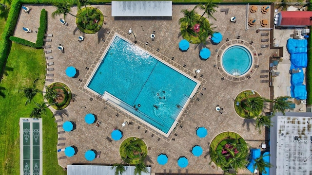 bird's eye view of a pool area