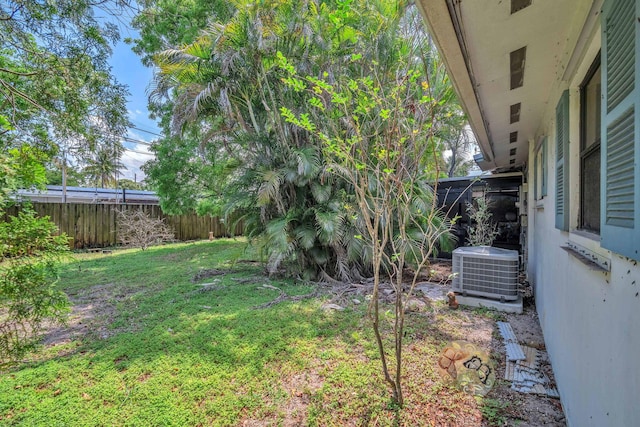 730 NE 23rd Pl, Pompano Beach, FL 33064 - view of yard featuring cooling unit
