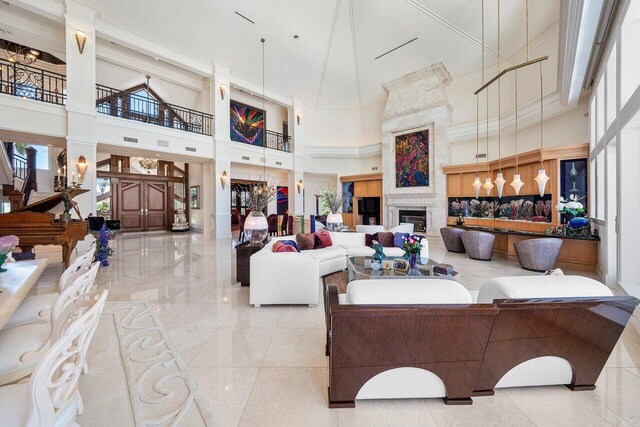 3066 SE Dune Dr, Stuart, FL 34996 - common area with a high ceiling
