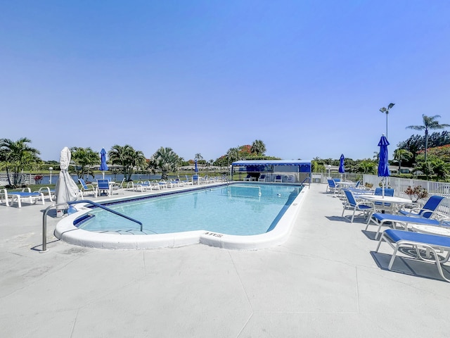 195 High Point Ter E Unit C, Delray Beach, FL 33445 - community pool with fence and a patio