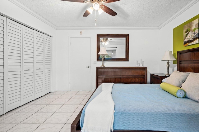19 Islewood A 19, Deerfield Beach, FL 33442 - bedroom with a textured ceiling, crown molding, and a ceiling fan