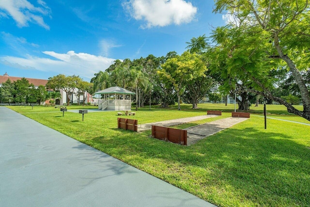 19 Islewood A 19, Deerfield Beach, FL 33442 - view of home's community with a yard