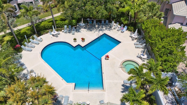 3704 Fairway Dr N, Jupiter, FL 33477 - drone / aerial view of a pool area