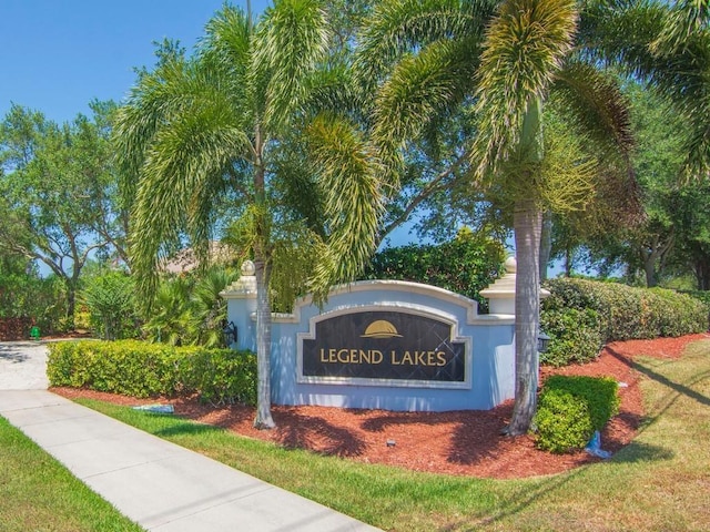 800 Alexandra Ave SW, Vero Beach, FL 32968 - community / neighborhood sign featuring a lawn