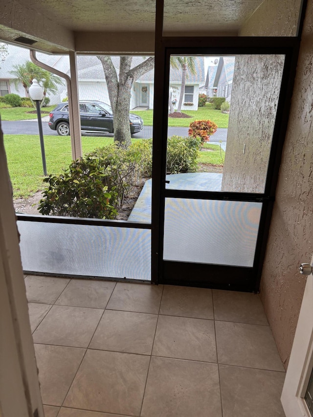 3962 Dafilee Cir, West Palm Beach, FL 33417 - kitchen featuring black appliances, backsplash, high vaulted ceiling, a kitchen island, and white cabinetry