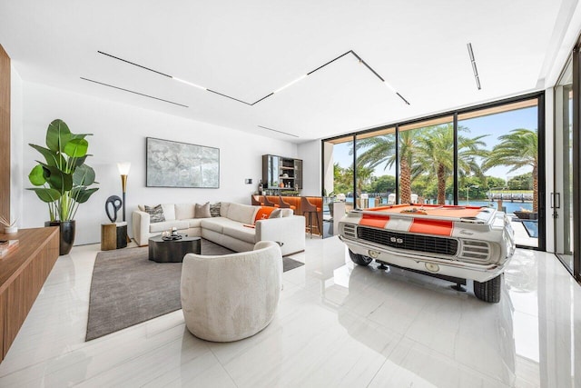 4460 NE 31st Ave, Lighthouse Point, FL 33064 - view of living area
