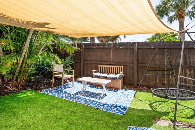 view of yard featuring a patio area