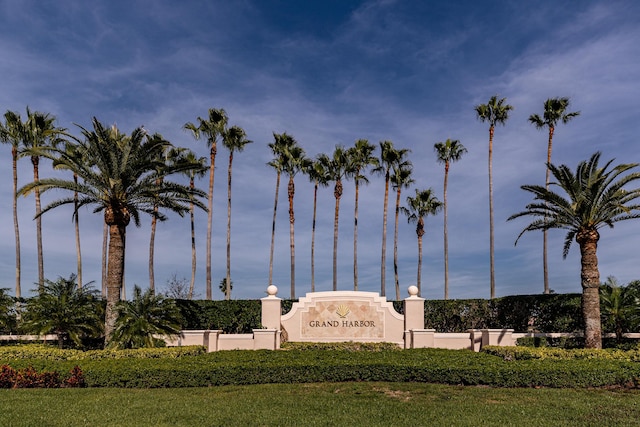 view of community / neighborhood sign