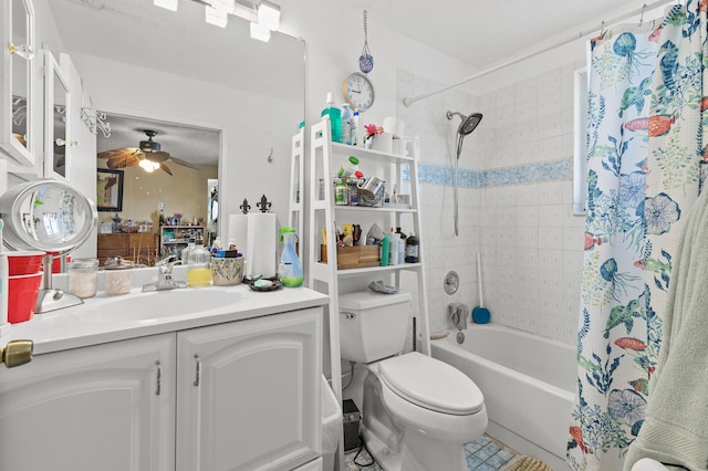 933 S Ridge St, Lake Worth Beach, FL 33460 - bathroom featuring ceiling fan, shower / bath combo, toilet, vanity, and tile patterned floors