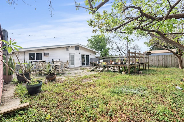 933 S Ridge St, Lake Worth Beach, FL 33460 - view of yard featuring fence