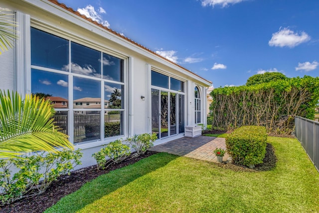 106 Sedona Way, Palm Beach Gardens, FL 33418 - view of yard featuring a patio area