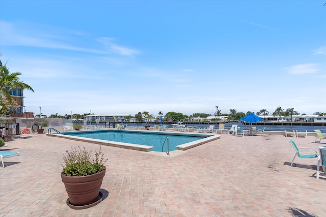 2016 S Federal Hwy Unit 206, Boynton Beach, FL 33435 - community pool with a patio area