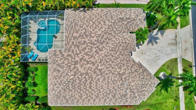 drone / aerial view of a pool area