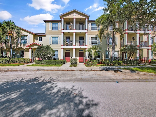 1898 SE Interlachen Dr, Port Saint Lucie, FL 34952 - view of front of house with stucco siding
