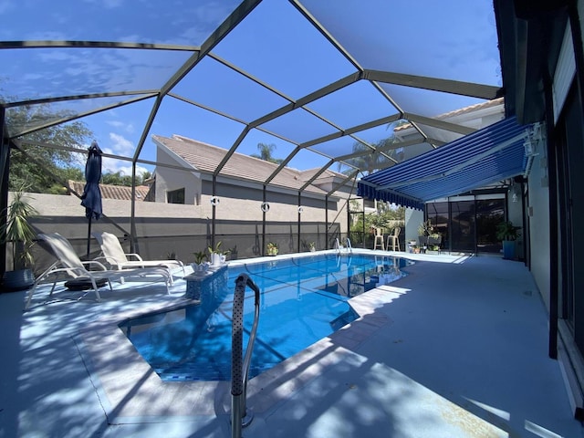 10039 Lexington Cir N, Boynton Beach, FL 33436 - view of pool featuring a patio area