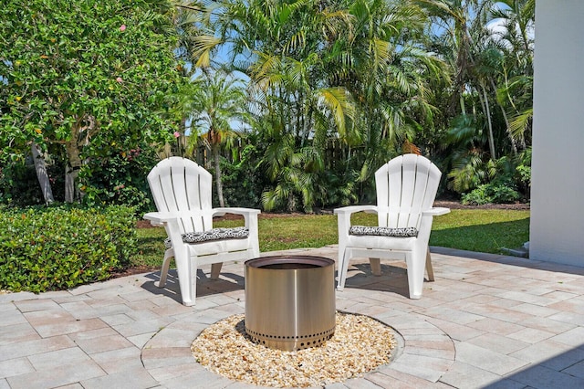 765 Lagoon Dr, North Palm Beach, FL 33408 - view of patio / terrace