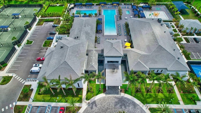 bird's eye view of a pool area