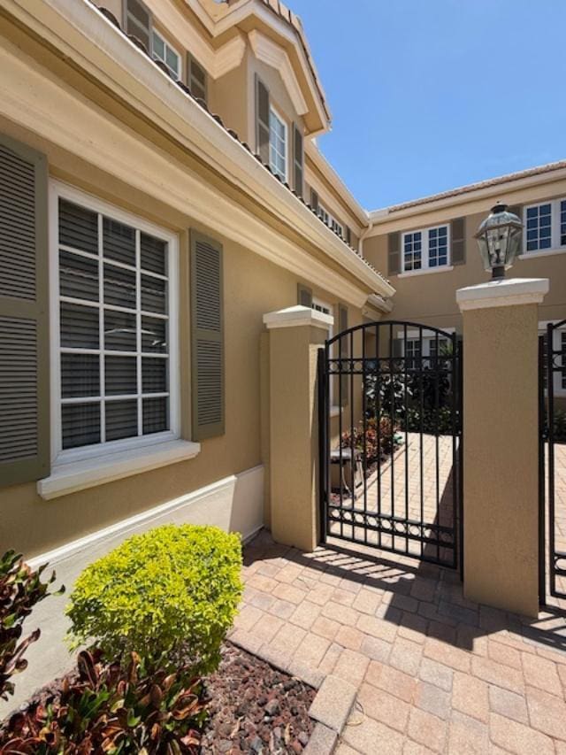 gate featuring fence