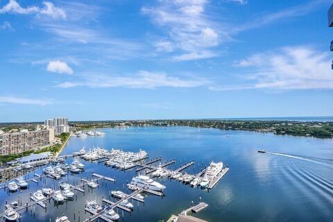 water view featuring numerous boat docks