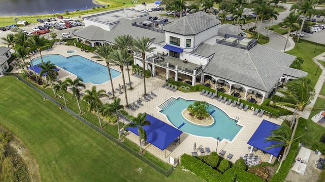 drone / aerial view of a pool area