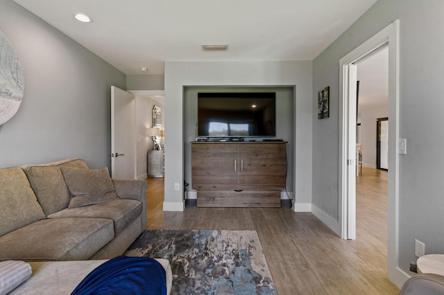 21188 Juego Cir Unit 17-A, Boca Raton, FL 33433 - living area with wood finished floors, baseboards, and recessed lighting