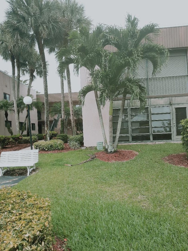 15109 Ashland Dr Unit 307, Delray Beach, FL 33484 - view of green lawn