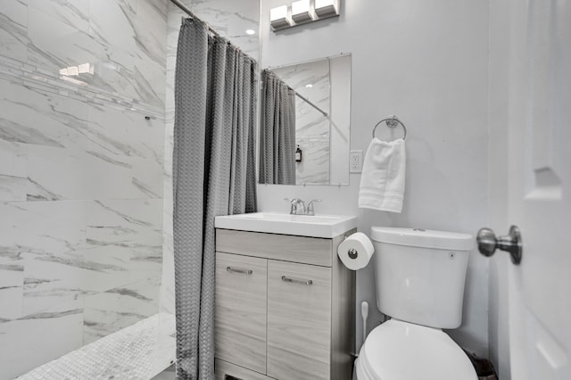 bathroom with a shower with curtain, toilet, and vanity
