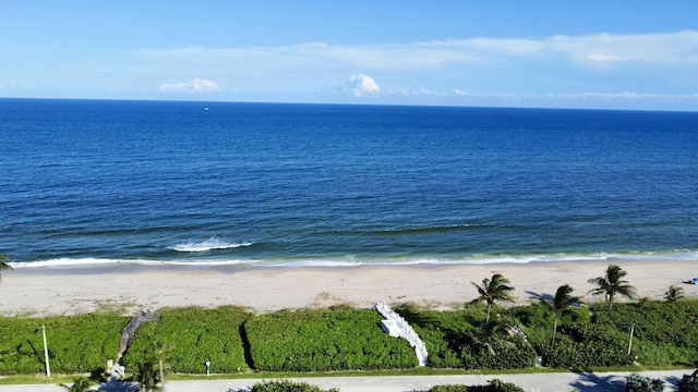 5 Sailfish Ln, Ocean Ridge, FL 33435