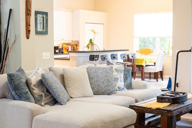 1366 Crossbill Ct, Weston, FL 33327 - view of living room