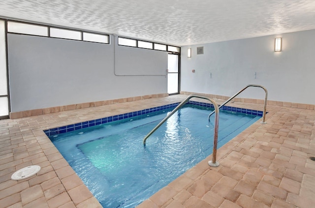 view of pool featuring a swimming pool