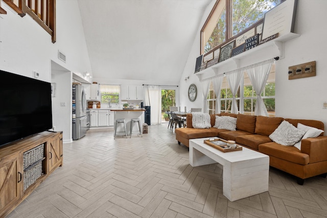 12389 186th St N, Jupiter, FL 33478 - living room featuring a towering ceiling