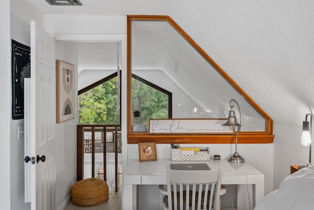 12389 186th St N, Jupiter, FL 33478 - additional living space featuring vaulted ceiling