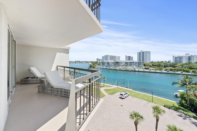 901 E Camino Real Unit 5C, Boca Raton, FL 33432 - balcony featuring a water view and a city view