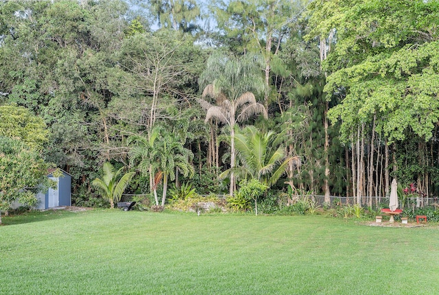 5320 SW 199th Ave, Pembroke Pines, FL 33332 - view of yard with a storage shed and an outdoor structure