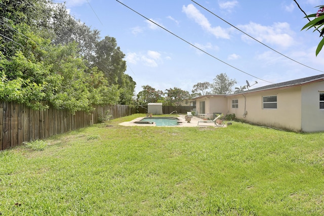 view of yard featuring a patio