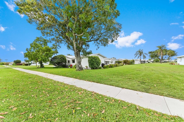 103 SW 18th St, Boynton Beach, FL 33426 - view of grassy yard