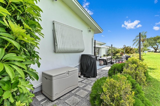 103 SW 18th St, Boynton Beach, FL 33426 - view of patio with an outdoor hangout area