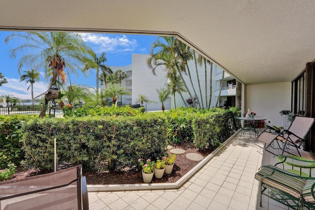 3701 S Flagler Dr Unit A101, West Palm Beach, FL 33405 - view of patio / terrace featuring fence