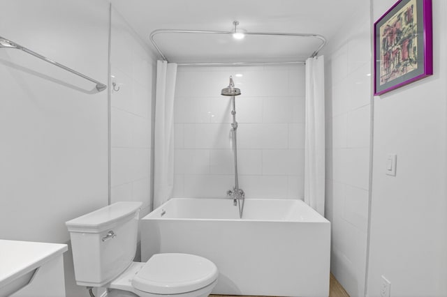 830 Greensward Ct Unit 107-H, Delray Beach, FL 33445 - bathroom with vanity and shower / tub combo