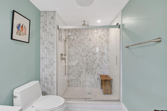 830 Greensward Ct Unit 107-H, Delray Beach, FL 33445 - bathroom with toilet and a shower stall