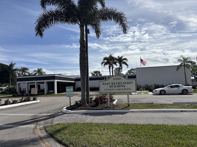 4820 Lucerne Lakes Blvd W Unit 107, Greenacres, FL 33467 - exterior view of a parking lot